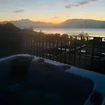 Orange Lounge Attersee Lägenhetshotell